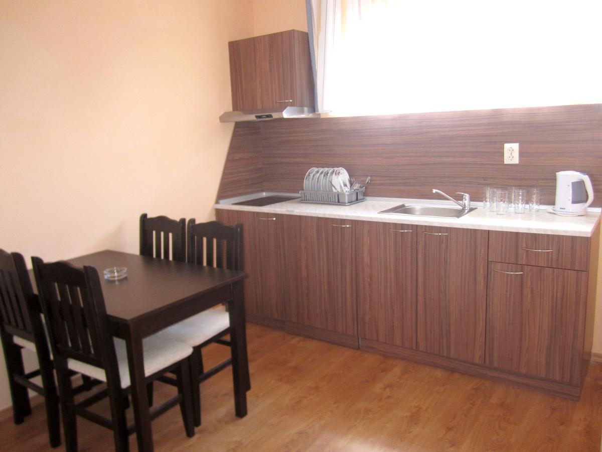 Hotel Coop Central Obzor Esterno foto
