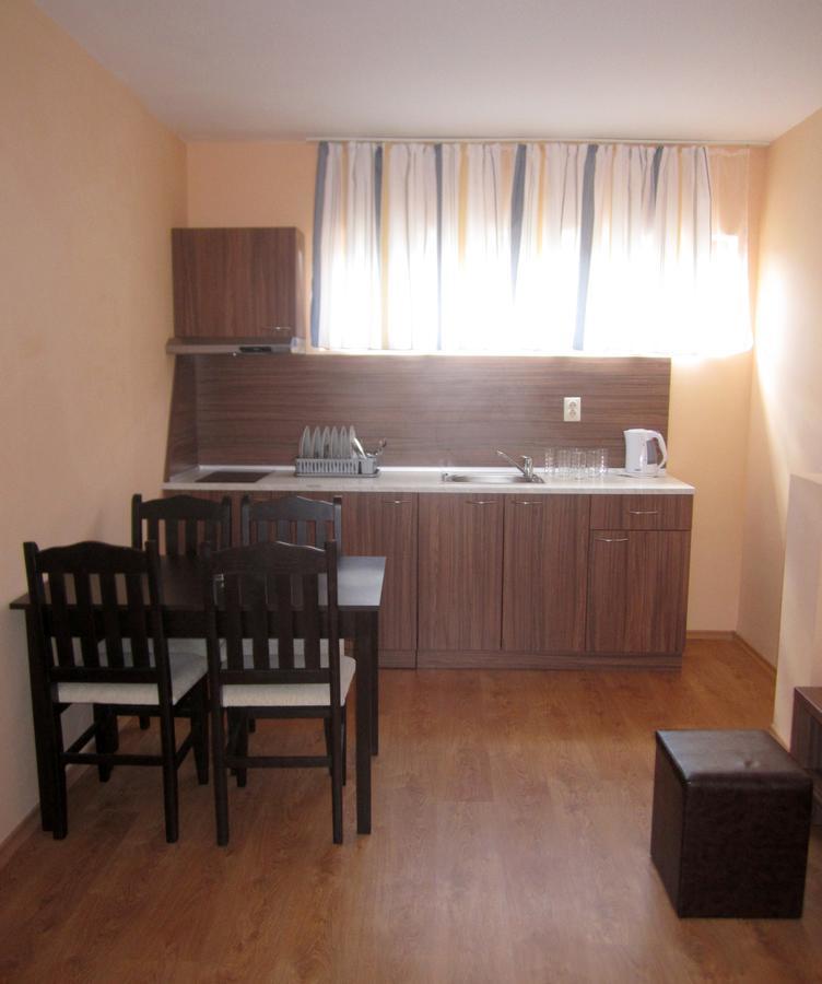 Hotel Coop Central Obzor Esterno foto