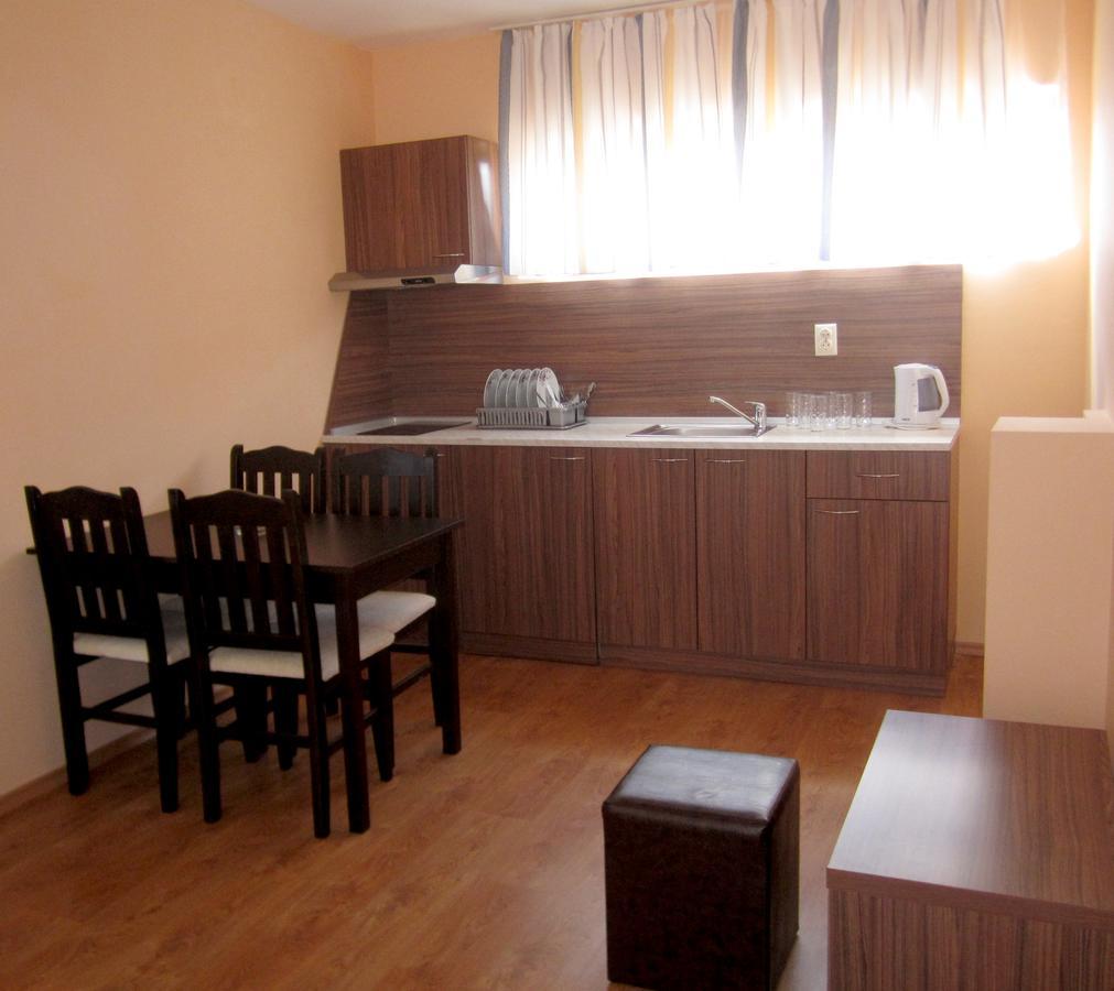 Hotel Coop Central Obzor Esterno foto
